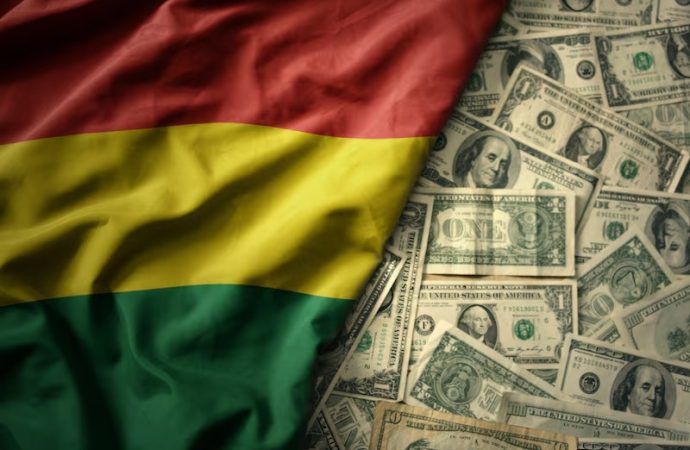 Riesgo país de Bolivia baja a 1.336 puntos, pero sigue entre los más altos de la región