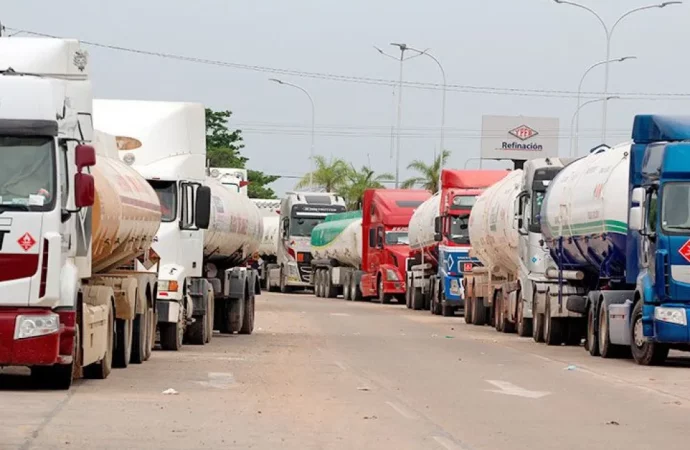 Escasez de diésel pone en riesgo producción de 1,6 millones de hectáreas y seguridad alimentaria de Bolivia