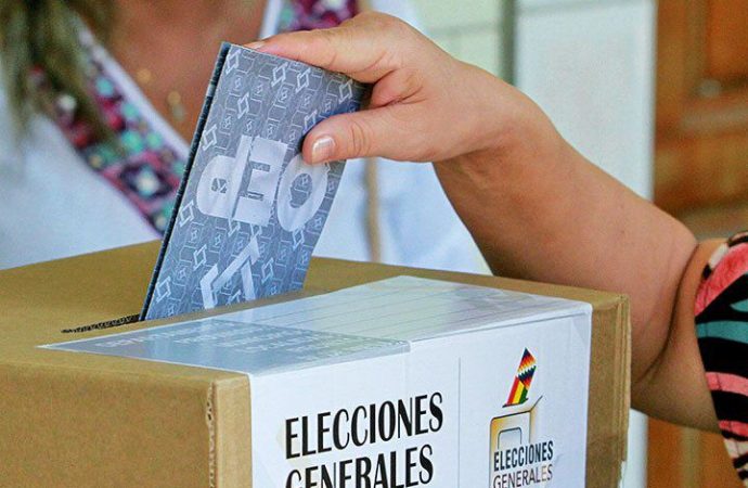 Entre la escasez de dólares y el voto joven, Bolivia encara su elección más desafiante en años