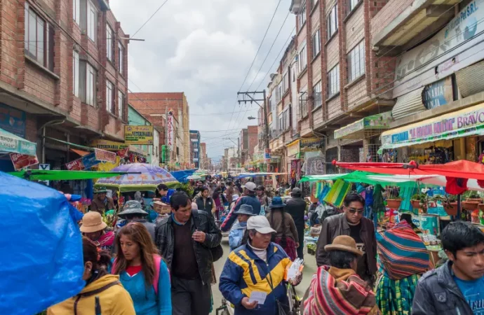 El Banco Mundial proyecta contracción del –0,5 % para Bolivia en 2025 frente a crecimiento regional