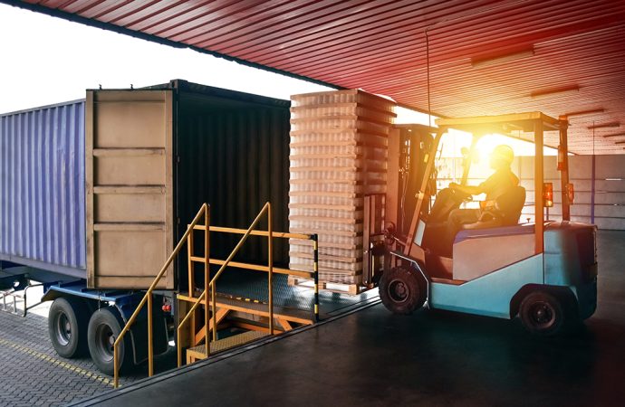 Bolivia rebaja su riesgo país y abre camino para atraer capital e inversión extranjera