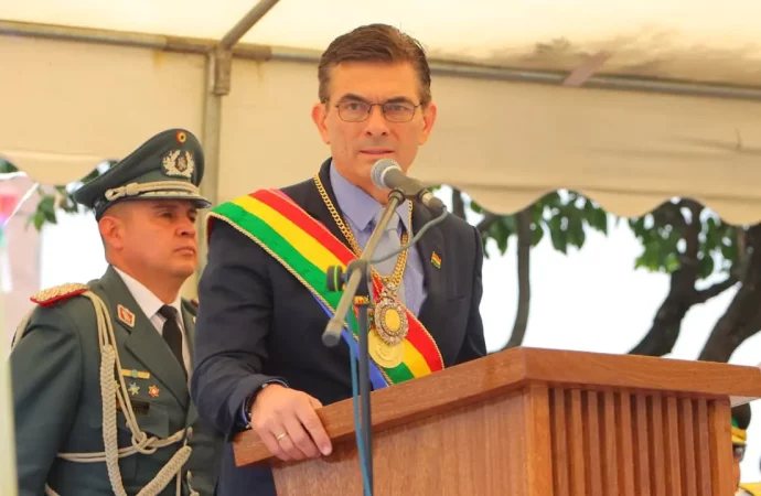 Bolivia apuesta por disciplina militar para contener pérdidas fiscales y asegurar energía interna