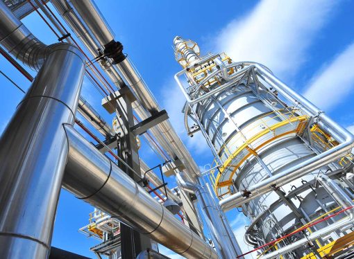 Bolivia evalúa importar crudo y activar sus refinerías para reducir la factura de combustibles