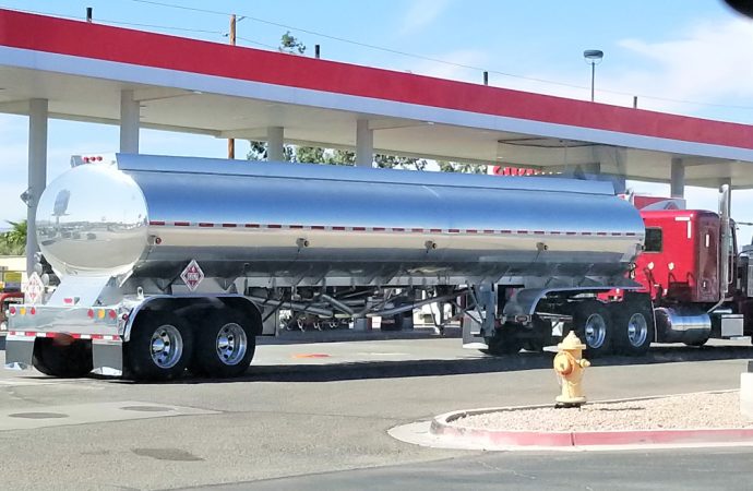 De filas a flujo: cómo las cisternas devuelven ritmo a la economía boliviana