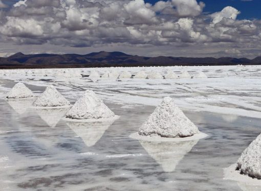 Demanda en China dispara precios del litio y coloca a Bolivia en el centro de la geoeconomía de minerales estratégicos