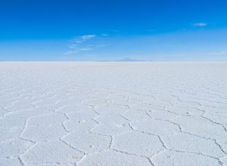 Financiamiento estratégico impulsa energía limpia y activos turísticos bolivianos