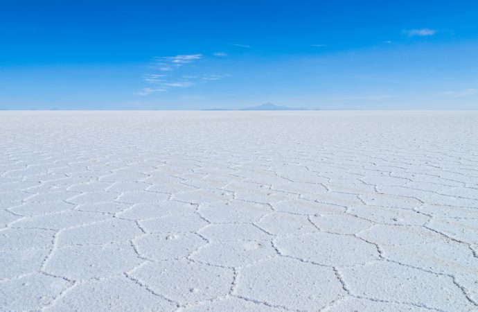 Financiamiento estratégico impulsa energía limpia y activos turísticos bolivianos