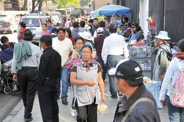 Contracción de 3,2 % en Bolivia ahonda riesgo macro y redefine prioridades económicas