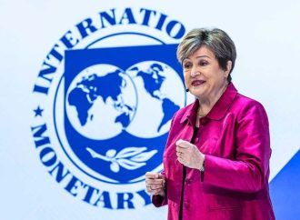 FMI rebaja crecimiento global y alerta de riesgos profundos por guerra en Medio Oriente