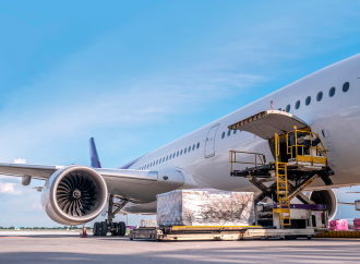 Bolivia promueve liberalización aérea para dinamizar exportaciones