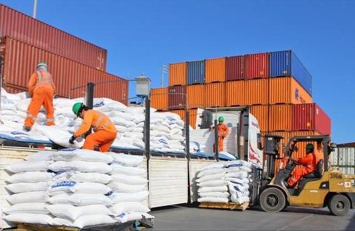 Superávit comercial boliviano refleja precios, no cambio estructural