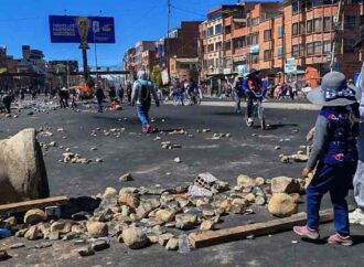 Entre 50 y 60 millones de dólares por día en pérdidas y más de 20 puntos de bloqueo activos, la tercera semana que Bolivia no se puede permitir