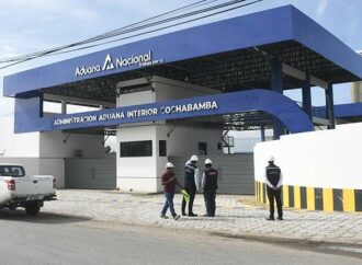 Bolivia abarató maquinaria e insumos con arancel cero y al mismo tiempo los encareció con el tipo de cambio flexible, dos fuerzas que van en sentido contrario