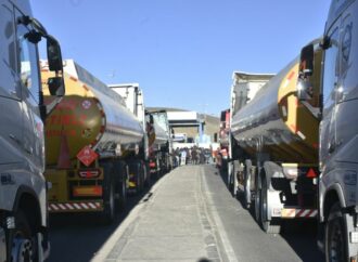 Bolivia tiene combustible y no puede distribuirlo, el colapso logístico que los bloqueos produjeron