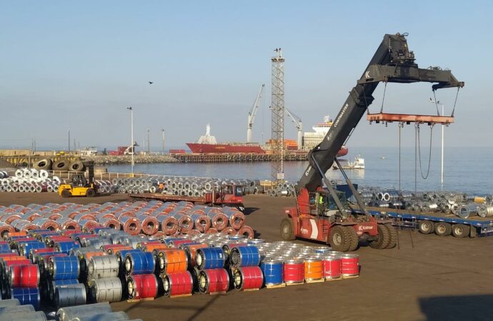 China creció al ritmo más lento en tres años y encendió una alerta para los minerales y la soya que Bolivia exporta