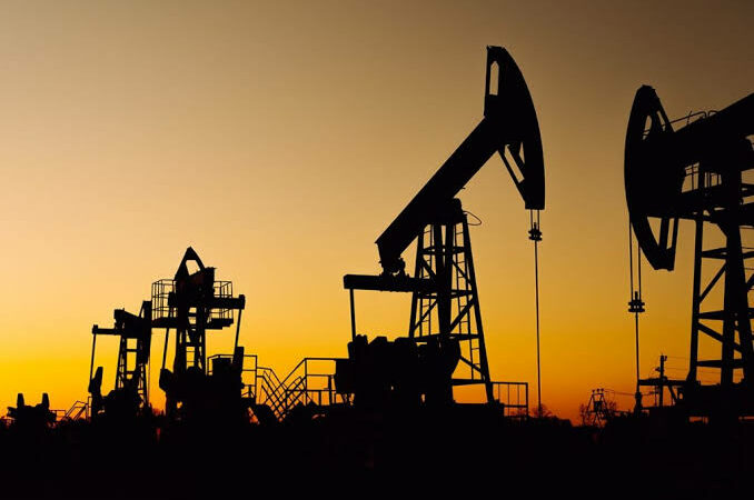 Un ataque en Oriente Medio enciende el precio del petróleo y con él la factura energética boliviana