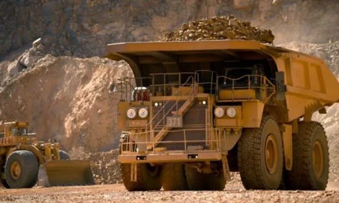 El mundo le pierde la confianza al dólar y se refugia en el oro, un giro que termina beneficiando de rebote a la minería boliviana