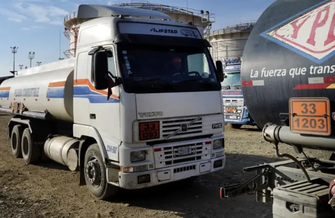 El mercado internacional del diésel enfrenta una creciente presión y Bolivia debe priorizar el abastecimiento