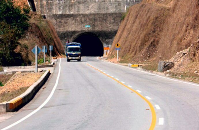 Bolivia protege sus rutas con una emergencia ampliada, pero el conflicto social sigue abierto